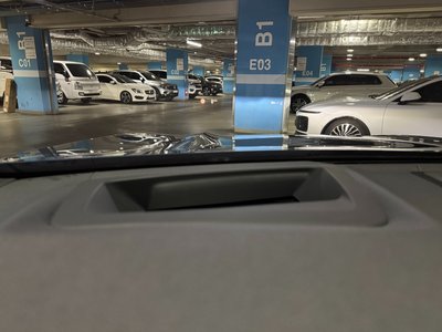 2025 BMW X4 thumbnail 14