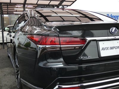 LEXUS LS - 6