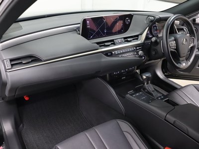 صورة مصغرة 12 لـ 2021 Lexus ES