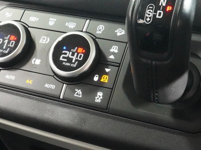 LAND ROVER DEFENDER - 3