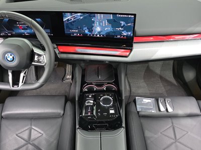 صورة 5 لـ 2025 BMW 5 SERIES
