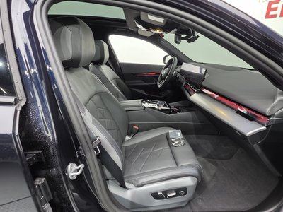 صورة مصغرة 13 لـ 2025 BMW 5 SERIES