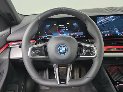صورة مصغرة 22 لـ 2025 BMW 5 SERIES