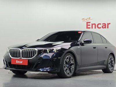 صورة 1 لـ 2025 BMW 5 SERIES