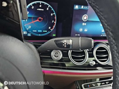MERCEDES-BENZ E-CLASS - 9