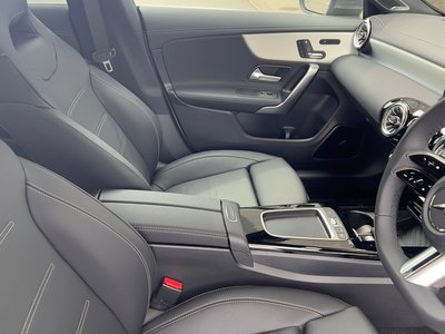 MERCEDES-BENZ CLA - 8