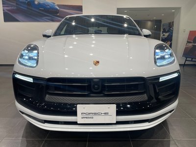 PORSCHE MACAN - 2