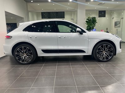 PORSCHE MACAN - 4