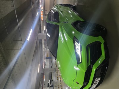 LAMBORGHINI URUS - 1