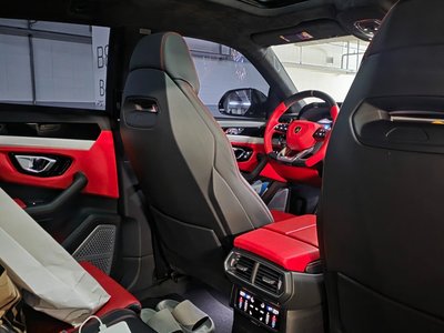 LAMBORGHINI URUS - 9