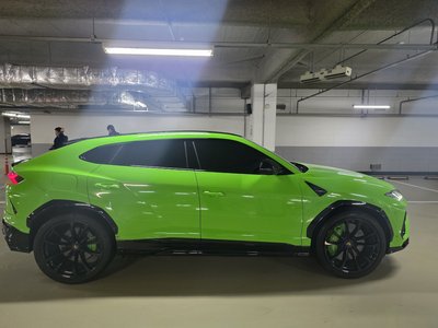 LAMBORGHINI URUS - 6