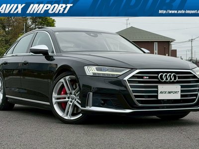 AUDI S8 - 1