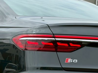 AUDI S8 - 5