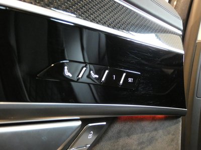 صورة مصغرة 98 لـ 2020 AUDI S8