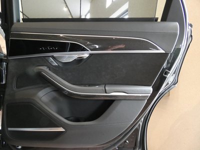 صورة مصغرة 74 لـ 2020 AUDI S8