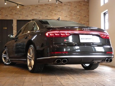 صورة 3 لـ 2020 AUDI S8