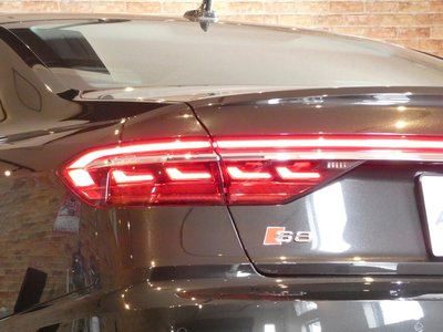 صورة 7 لـ 2020 AUDI S8