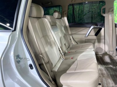 TOYOTA LAND CRUISER PRADO - 9