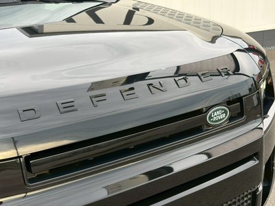 LAND ROVER DEFENDER - 10
