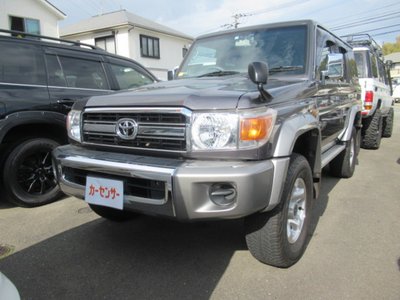 TOYOTA LAND CRUISER 70