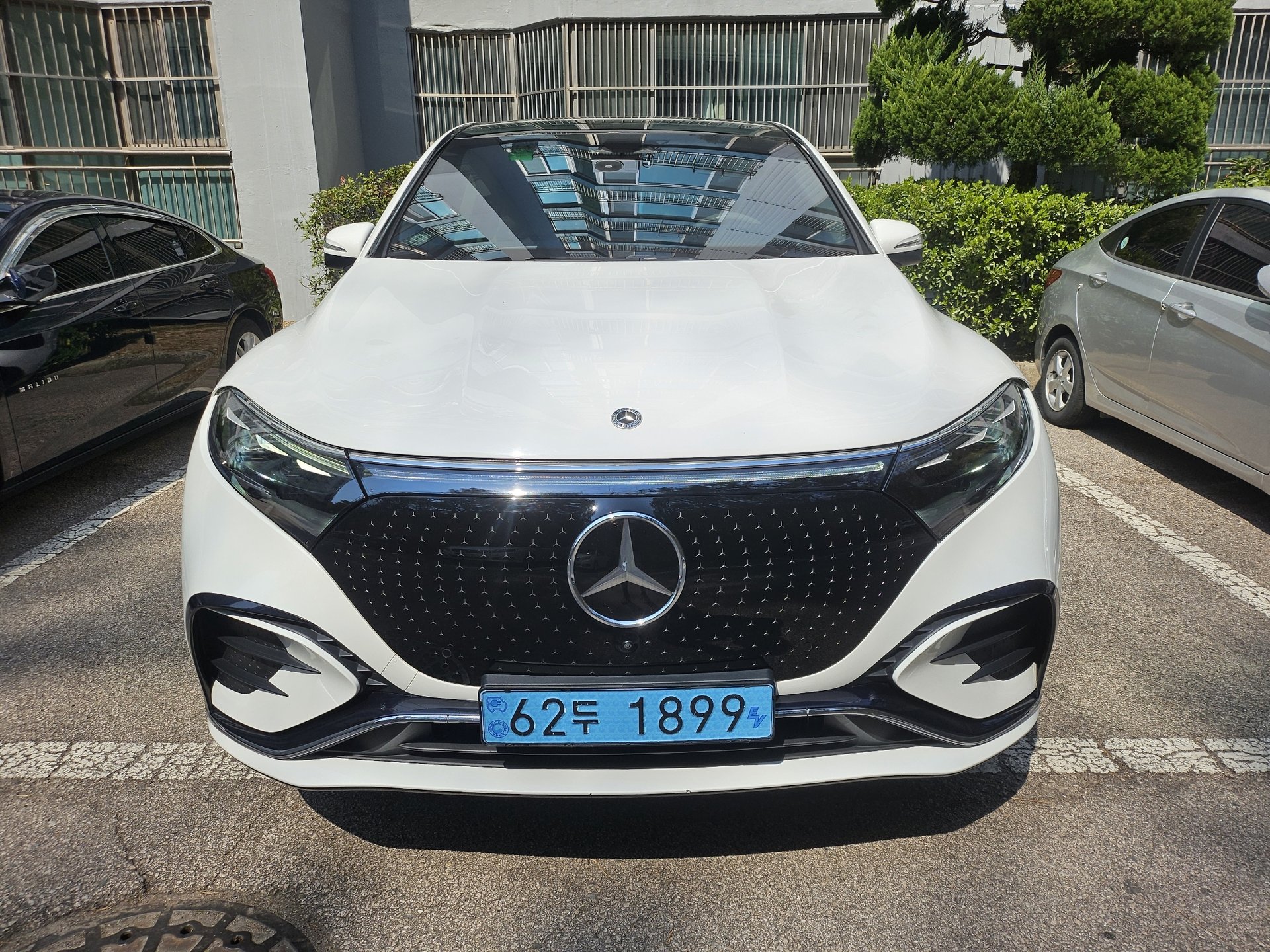 MERCEDES-BENZ EQS - View 1