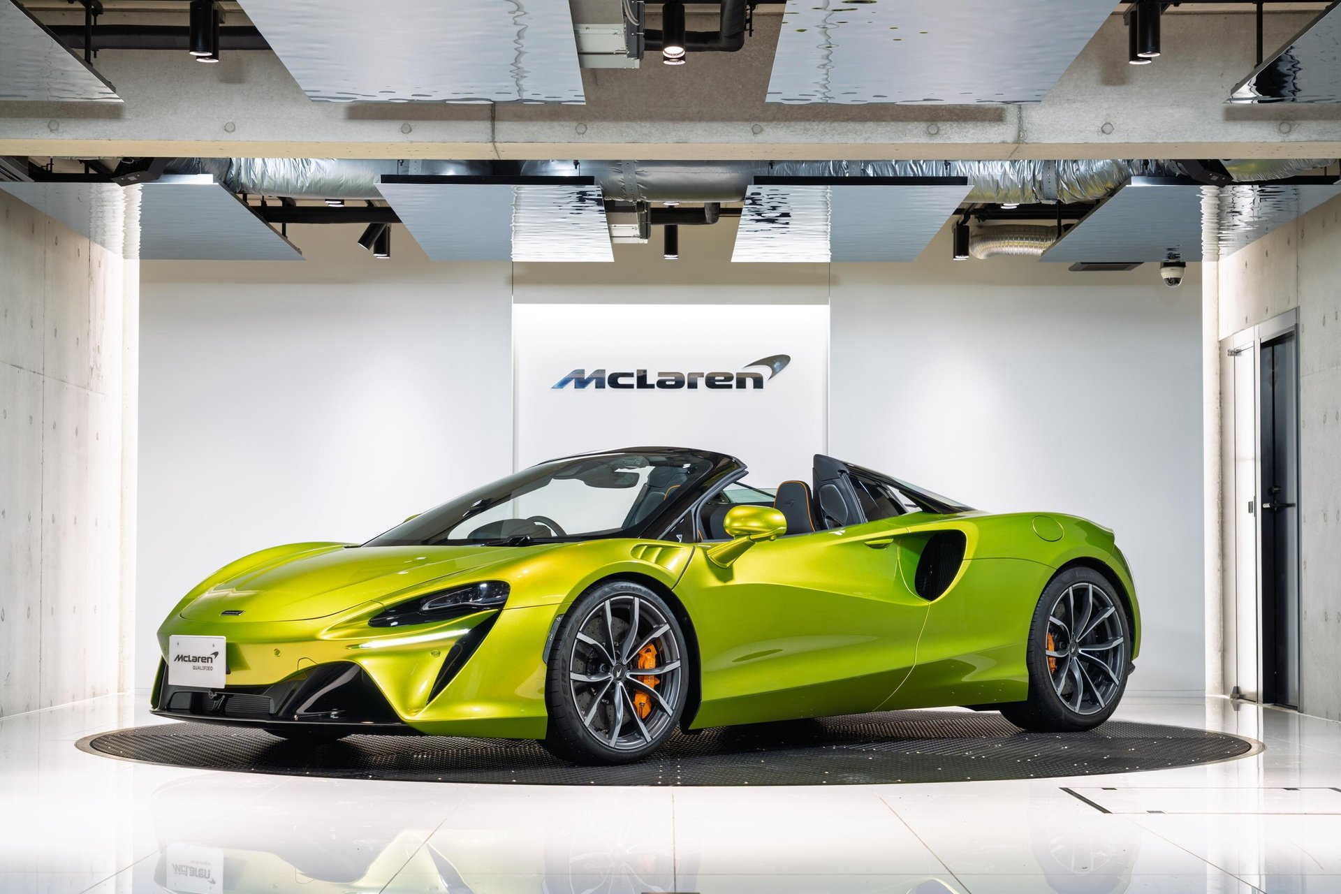 MCLAREN ARTURA SPIDER - View 1