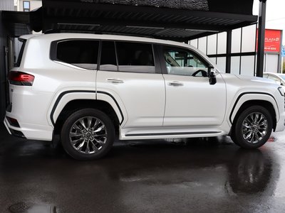 TOYOTA LAND CRUISER 300 - 5