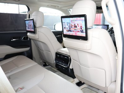 TOYOTA LAND CRUISER 300 - 9