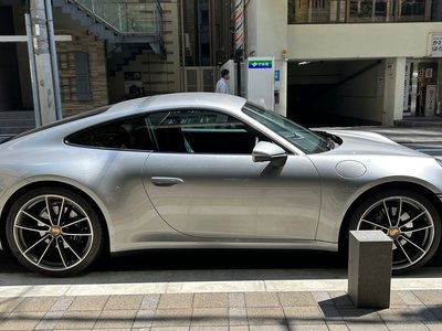 PORSCHE 911 CARRERA - 4