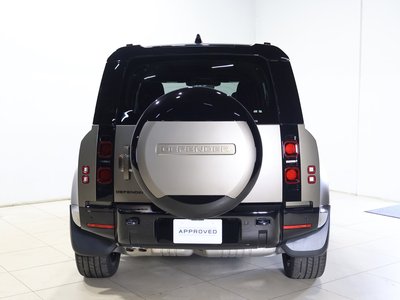 LAND ROVER DEFENDER - 7