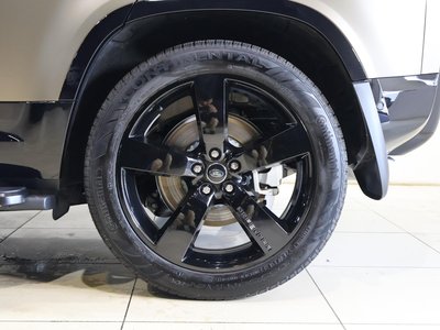 LAND ROVER DEFENDER - 9
