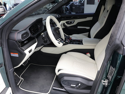 LAMBORGHINI URUS - 7