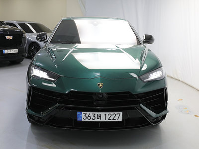 LAMBORGHINI URUS - 6