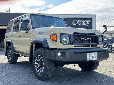 TOYOTA LAND CRUISER 70 - 8