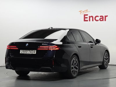 2026 BMW 5 SERIES 照片 3