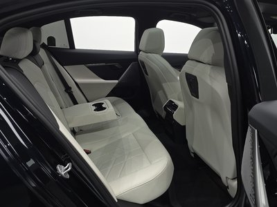 2026 BMW 5 SERIES — миниатюра 16