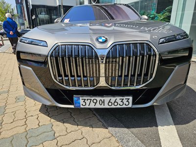 BMW 7 SERIES - 1