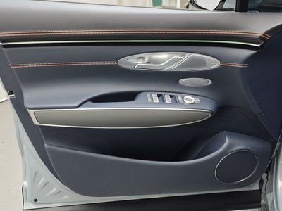 2025 Genesis GV70 — миниатюра 14