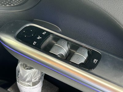 2026 Mercedes-BENZ C-CLASS 缩略图 32