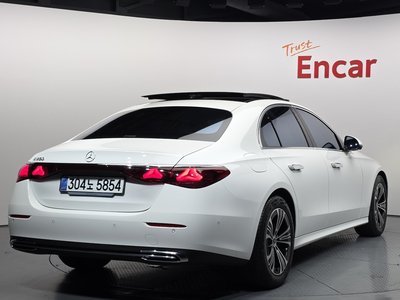 MERCEDES-BENZ E-CLASS - 4