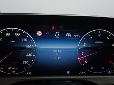 MERCEDES-BENZ E-CLASS - 8