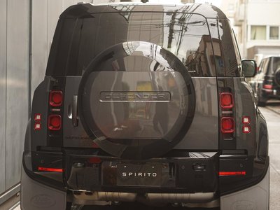 LAND ROVER DEFENDER - 5