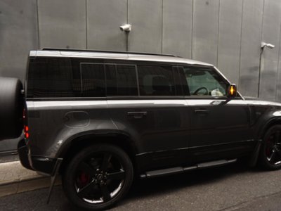 LAND ROVER DEFENDER - 9