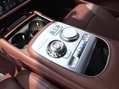 صورة 9 لـ 2022 Genesis G90 (RS4)