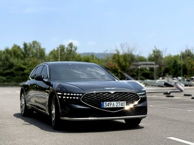 صورة 3 لـ 2022 Genesis G90 (RS4)
