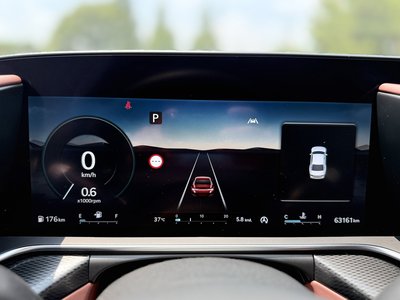 صورة 8 لـ 2022 Genesis G90 (RS4)