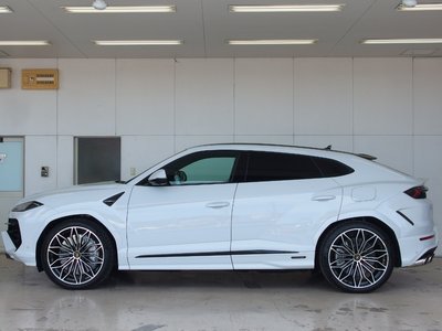LAMBORGHINI URUS - 9