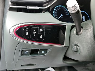 2022 Genesis GV70 — миниатюра 14