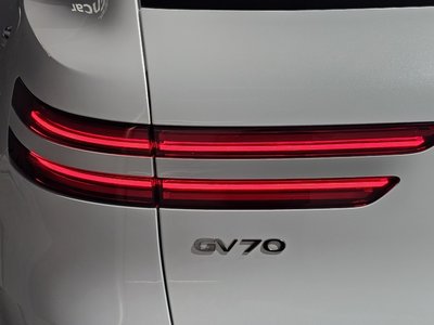 صورة 10 لـ 2022 Genesis GV70