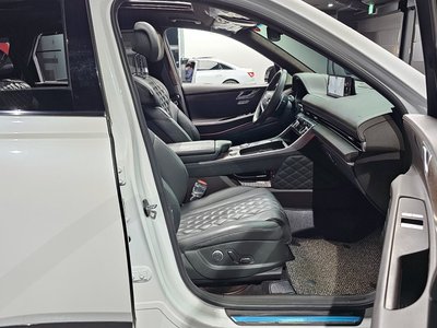 GENESIS GV80 - 10